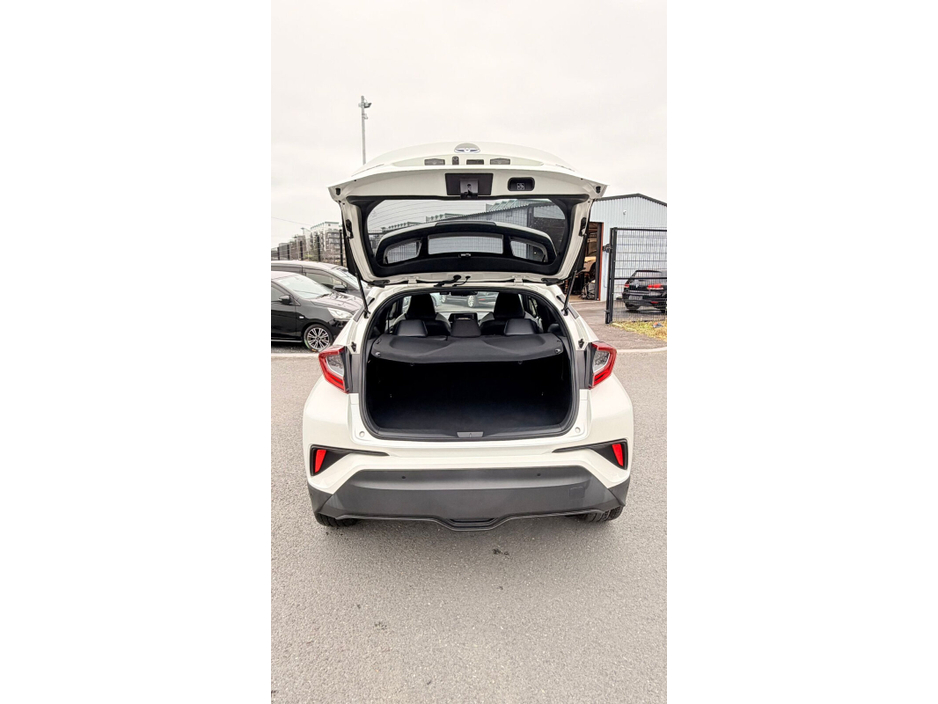 2019 Toyota C-HR 1.8 HYBRID LUNA €22,499