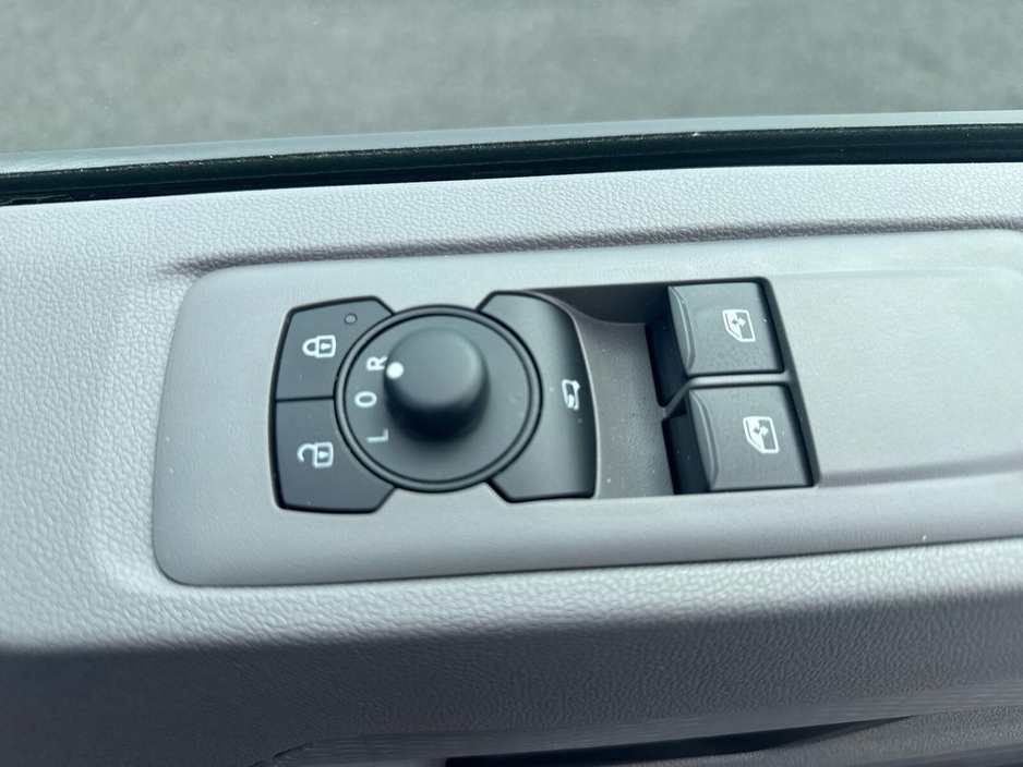 2025 Volkswagen Transporter  €33,475