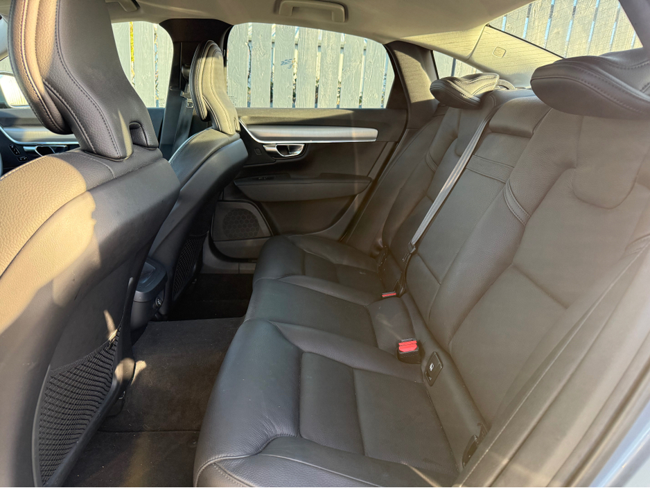 2020 Volvo S90 2020 VOLVO MOMENTUM PLUS  2.0 D4 €31,500