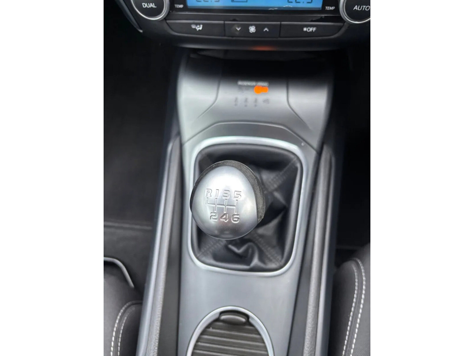 2017 Toyota Avensis 1.6 D-4D Luna Navi Saloon €11,500