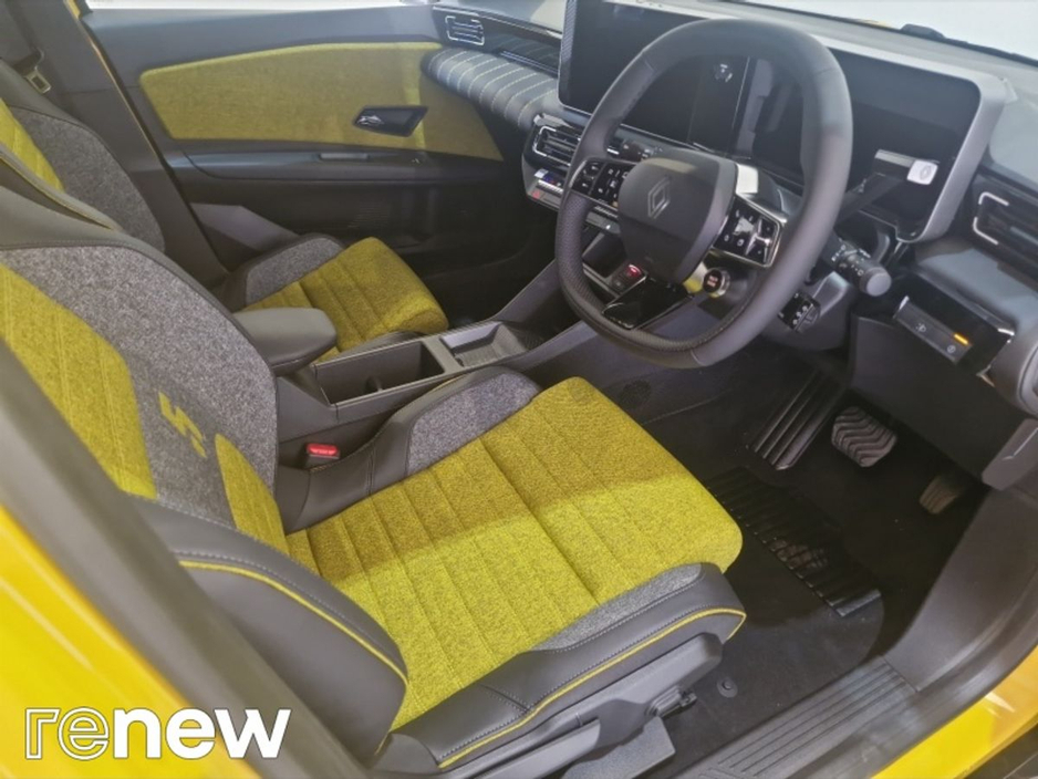 2026 Renault 5 E-Tech Iconic 52 kWh 150hp €35,495