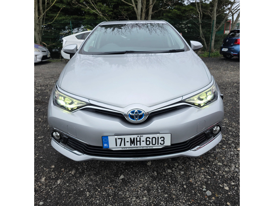 2017 Toyota Auris Hybrid €15,950