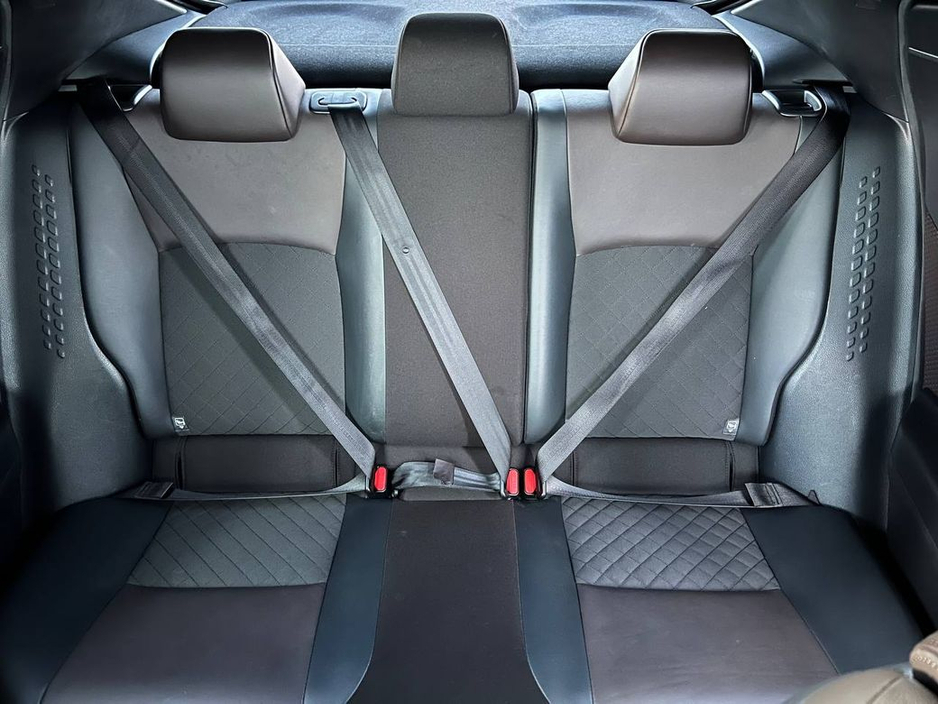 2017 Toyota C-HR MODELLISTA 1.8 HYBRID // 18" DIAMOND CUT ALLOYS // HEATED SEATS // REVERSE CAMERA €18,750