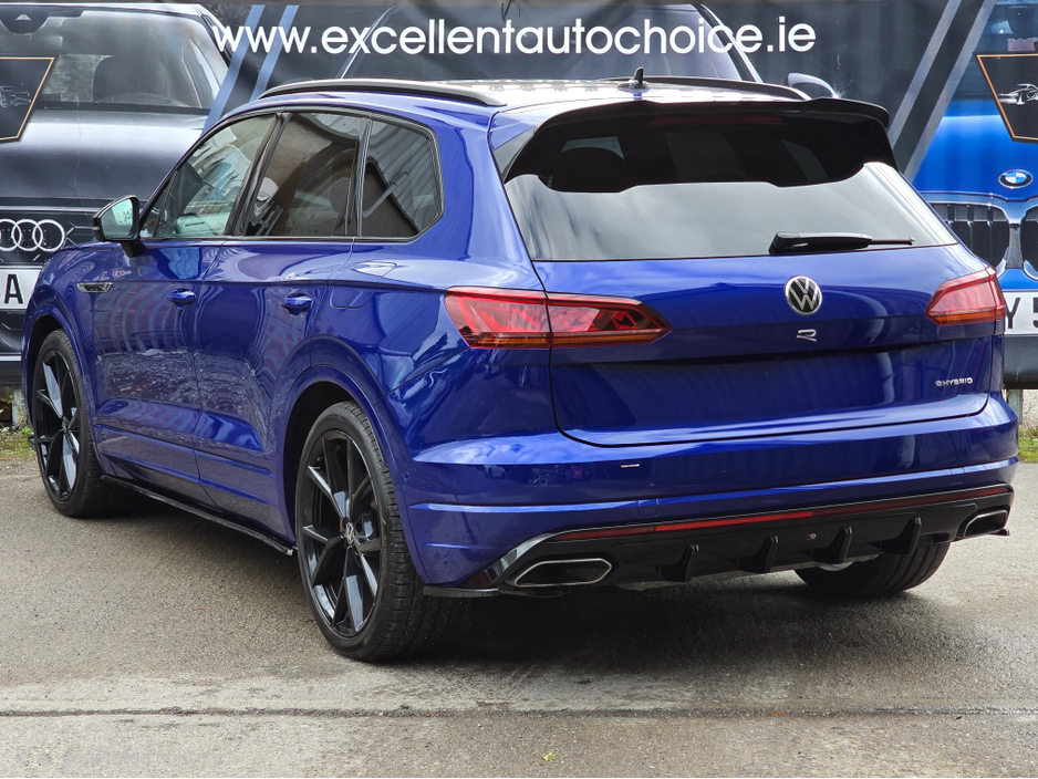 2023 Volkswagen Touareg 3.0TSI V6 R-LINE 462BHP 5DR LAPIZ BLUE +MAXTON KIT STUNNING! €67,950