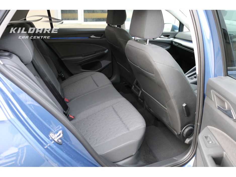 2025 Volkswagen Golf eTSI HYBRID AUTO €31,995