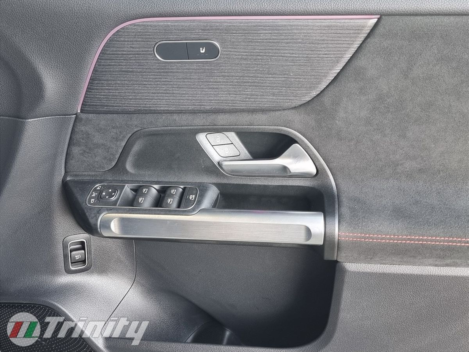 2024 Mercedes-Benz EQB * 7 SEATER * AMG PREMIUM * SUNROOF * STUNNING EV SUV * TRINITY VOLKSWAGEN * €45,950