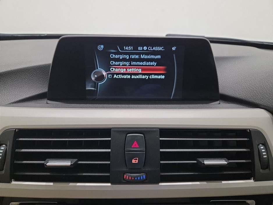 2017 BMW 3 Series 330e SE