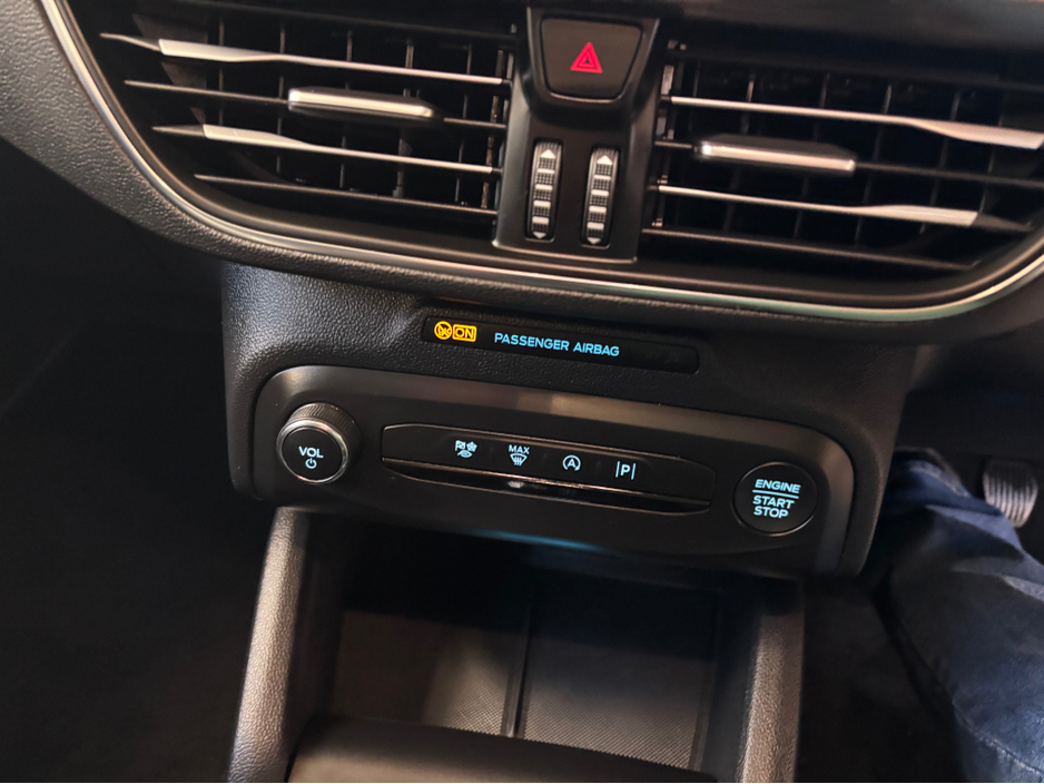 2025 Ford Focus TITANIUM 5DR 1.0T 125 MHE €27,499