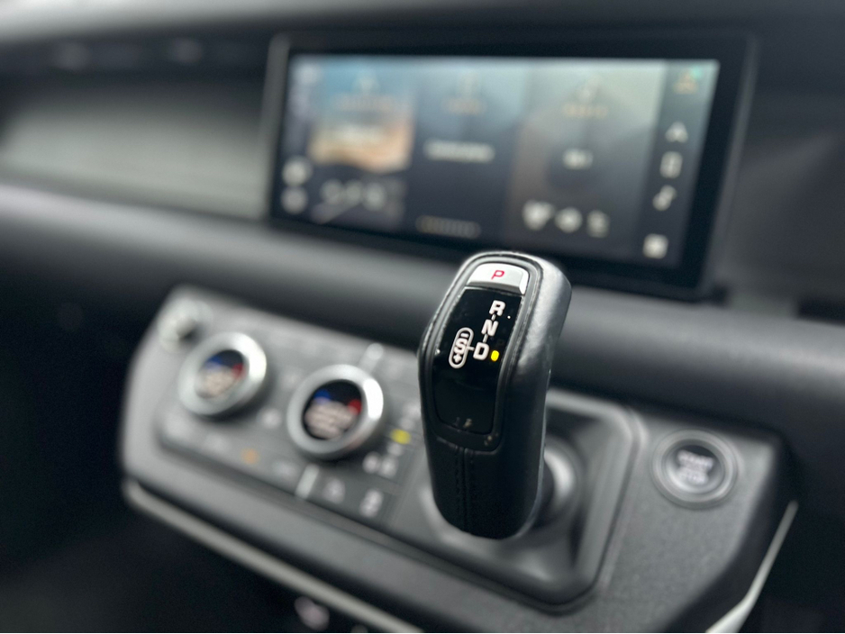 2023 Land Rover Defender 3.0D 110 SE 3 Seat Commercial €50,365