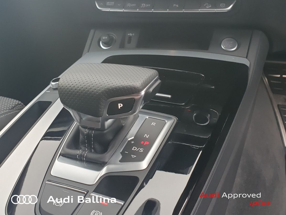 2025 Audi Q5 S line BLK ED Red Calipers*Sport steering wheel*and much More €72,900