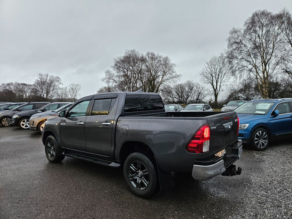 2025 Toyota Hilux 2.8 SR5 Double CAB €54,990