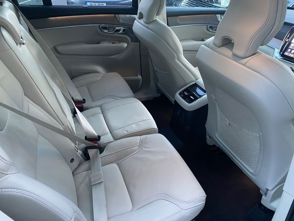 2025 Volvo XC90 T8 Ultra Dark AWD Auto (PHEV) €84,900