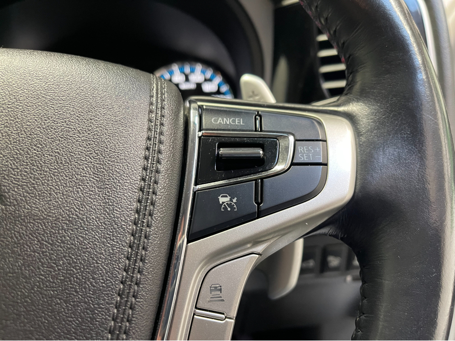 2017 Mitsubishi Outlander (Very Low Kms) HYBRID 2.0 PHEV AUTOMATIC 5DR MODEL  www.bolandscarcentre.ie €18,900