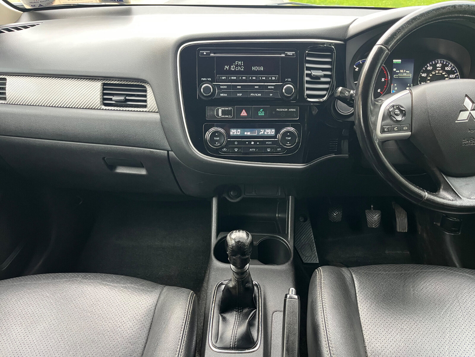 2015 Mitsubishi Outlander 2.2 DI-D 150PS 6MT 4WD 7-Seater Intense €11,950