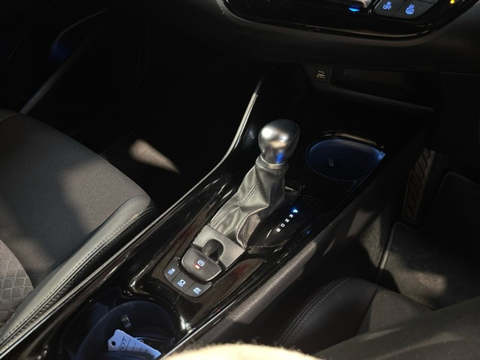 2024 Toyota C-HR HYBRID SPORT 4DR AUTO €33,950