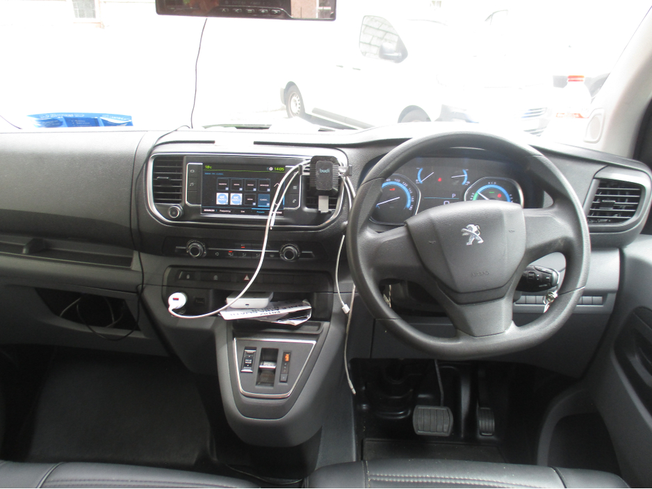 2022 Peugeot Expert E COMBI  50KW 9 SEATER €26,500