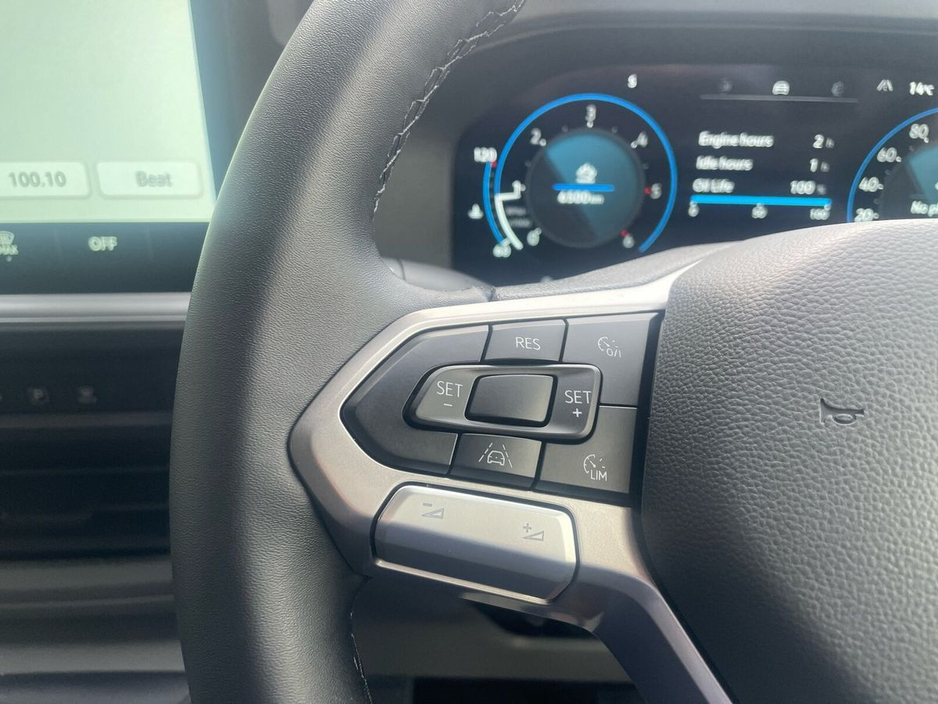 2025 Volkswagen Transporter  €36,475