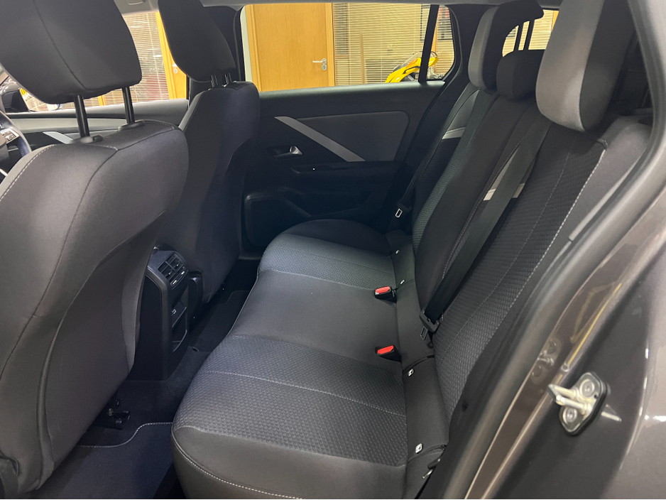 2024 Opel Astra As New (242) AUTOMATIC DIESEL Sports Tourer ELEGANCE As New Tint Kms Superb Value www.bolands.ie Est.1955 €30,750