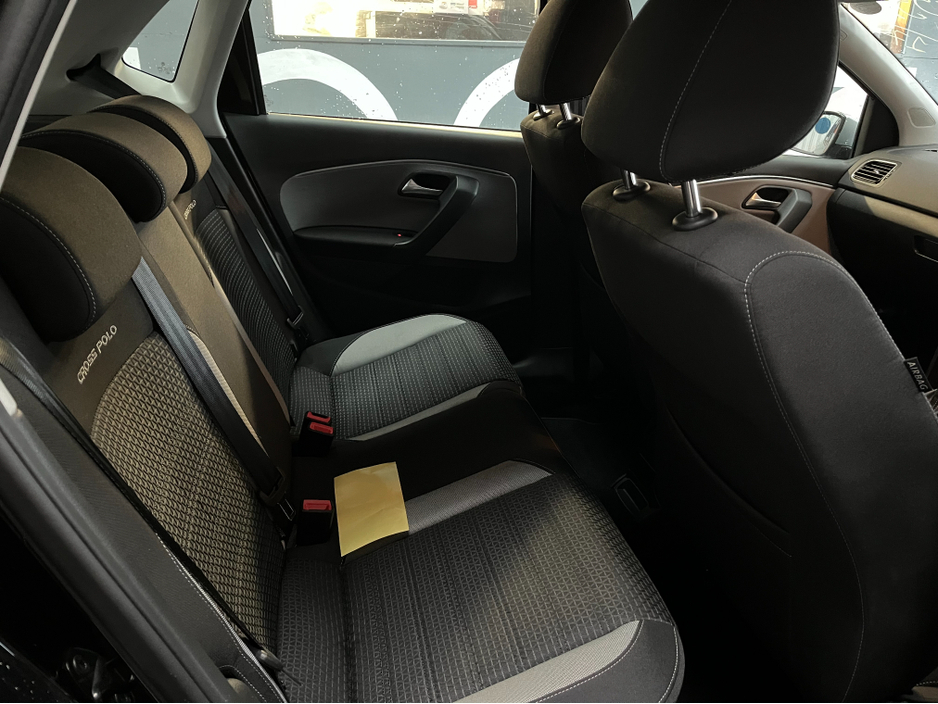 2017 Volkswagen Polo €13950! 2017 VOLKSWAGEN POLO CROSS 1.2 AUTOMATIC / CRUISE CONTROL / REVERSE CAMERA / PADDLE SHIFTERS €13,950