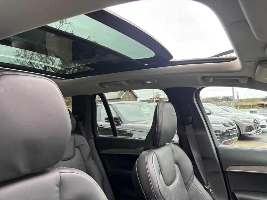 2023 Volvo XC90 RECHARGE T8 ULTIMATE DARK AWD €67,900