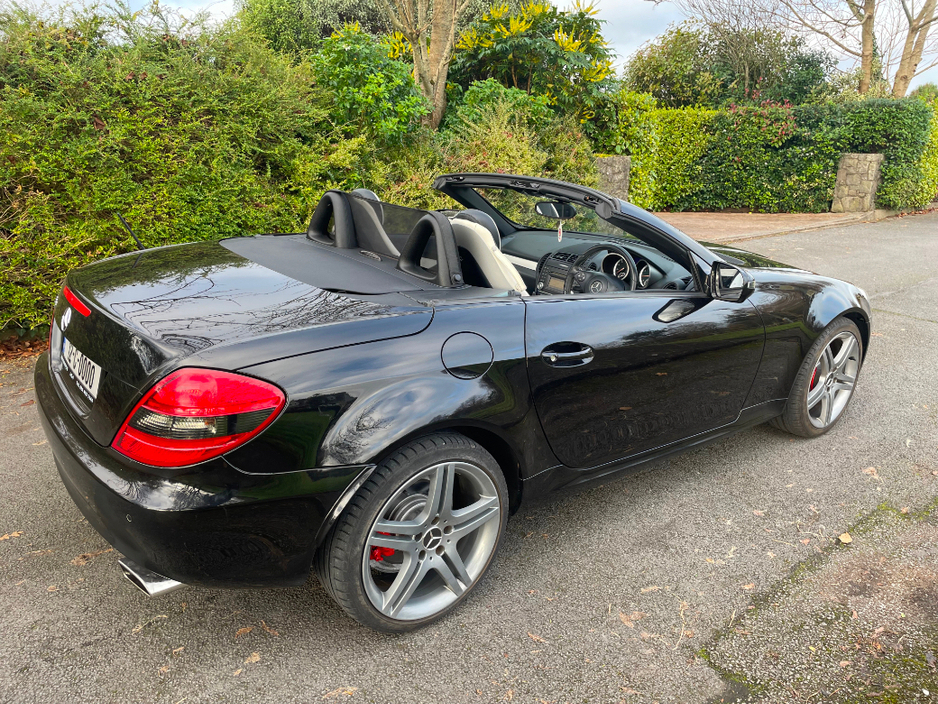 2009 Mercedes-Benz SLK Class SLK 200 Kompressor *CONVERTABLE* This Car Is Like New Showroom Condition* Electric Mirrors, Sport-Tuned Suspension, Sports Seats, Climate Control, Cru €17,900