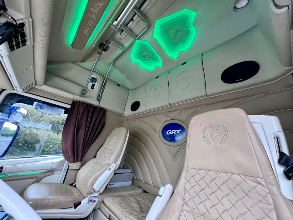 2005 Scania 94D 310hp 164 480 LEFT HAND DRIVE 2DR R164 LA 4X2 NAV