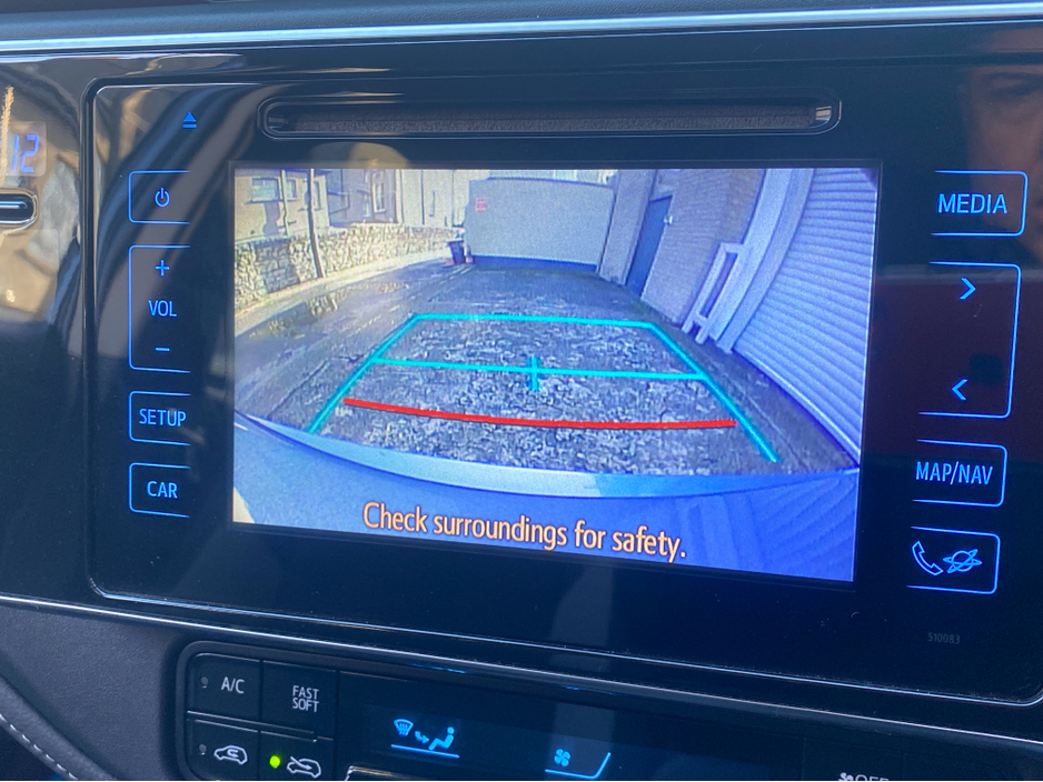 2016 Toyota Auris HYBRID @ Waltons Garage Ranelagh €13,950