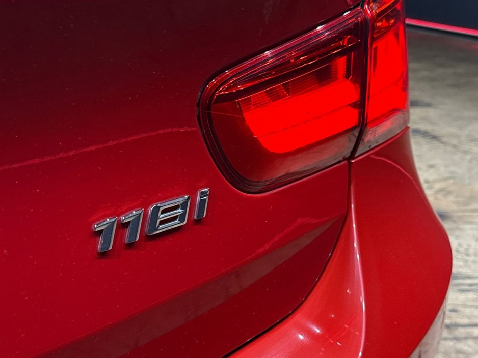 2019 BMW 1 Series 118I - BEIGE FULL LEATHER - FACTORY ALLOYS - HEATED SEATS €19,950