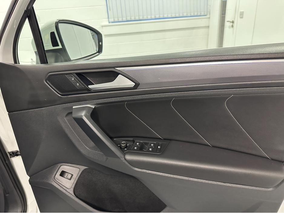 2019 Volkswagen Tiguan (192) TIGUAN 2.0TDI 150BHP DSG 4 MOTION LOW KMS VW/AUDI SPECIALISTS WWW.DENISDARCYCARS.IE €31,950