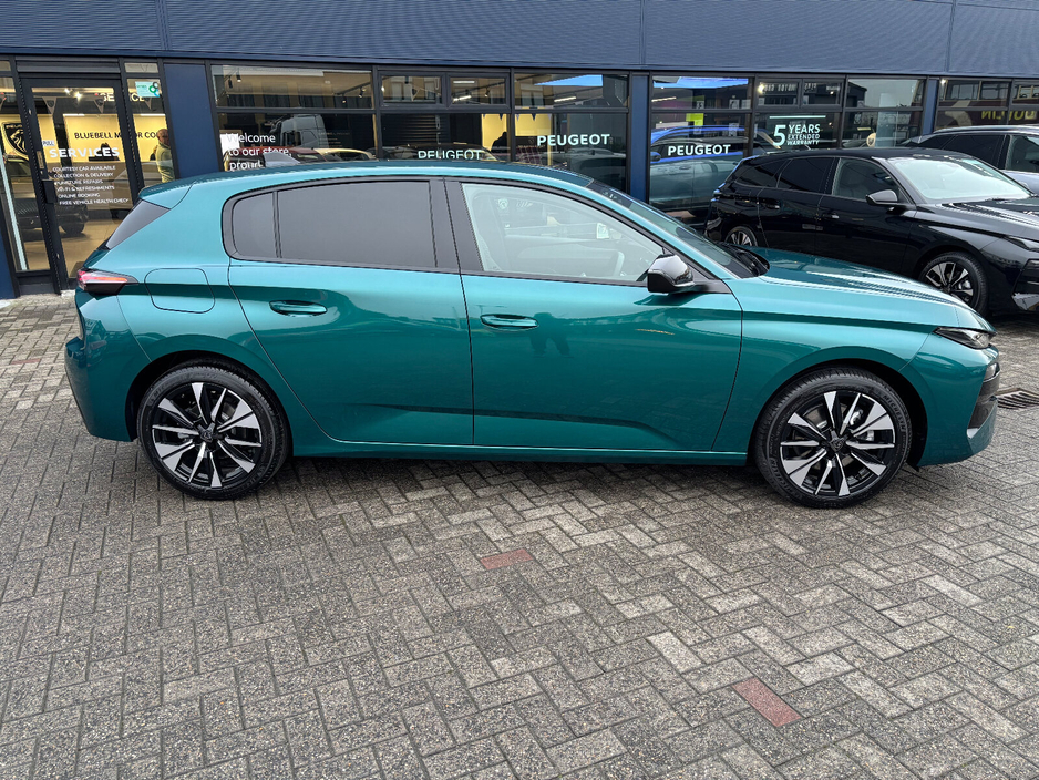 2026 Peugeot 308 1.2 MHEV 145BHP e-DCS6 Allure €35,100