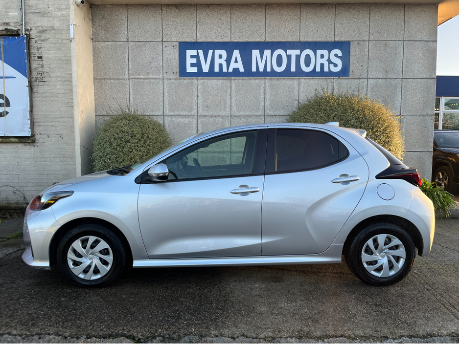 2021 Toyota Yaris X HYBRID AUTOMATIC 1.5 PETROL //KEYLESS ENTRY//REVERSE CAMERA//ADAPTIVE CRUISE CONTROL// €16,950