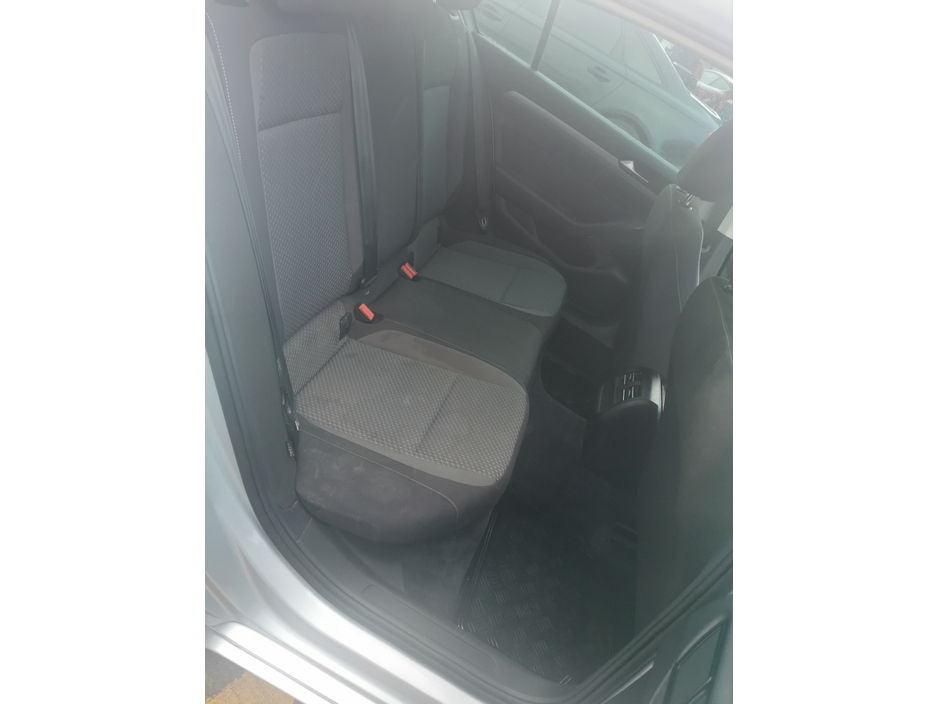 2016 Volkswagen Passat 1.6 TDI BLUEMOTION 120PS 4DR €9,000