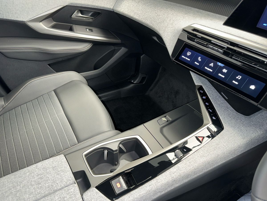 2026 Peugeot 3008 HYBRID ALLURE *€500 DUNNES VOUCHER* €90 P/W 3YRS €47,170