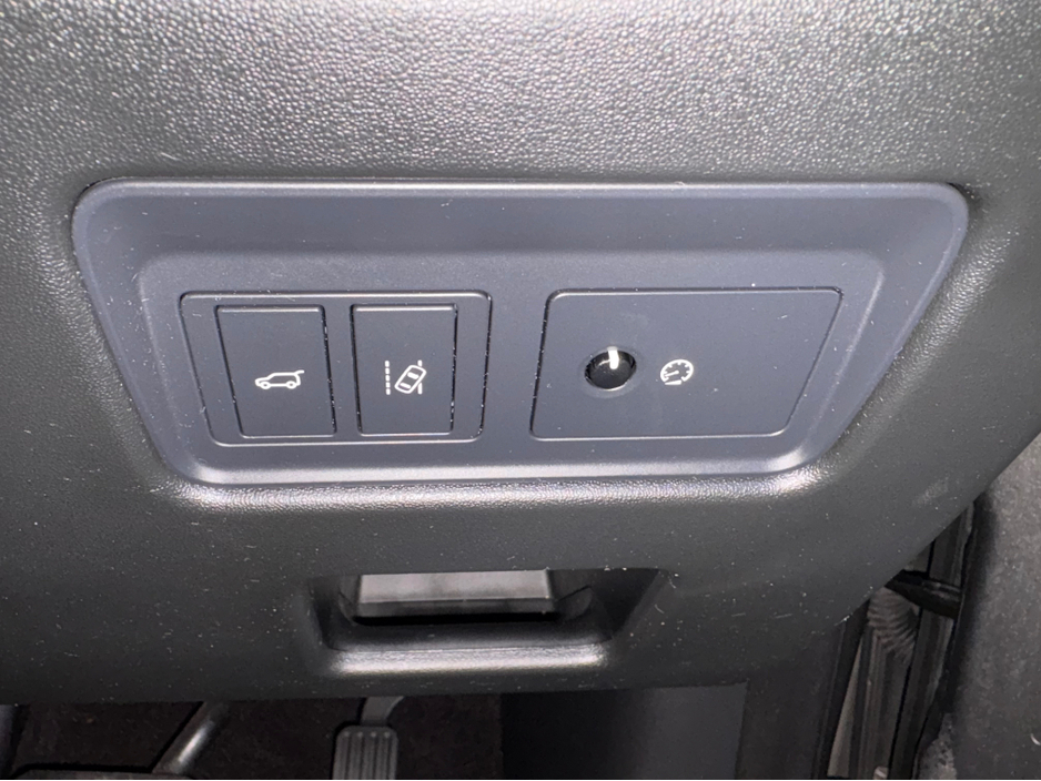 2018 Land Rover Discovery 2.0 TD4 SE 180PS €25,950