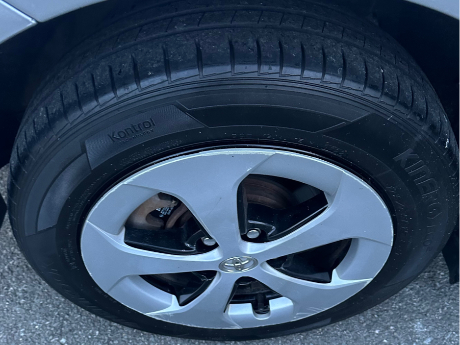 2015 Toyota Prius DAA-ZVW30 AUTO//COMES WITH 1 YEARS TAX// €9,950