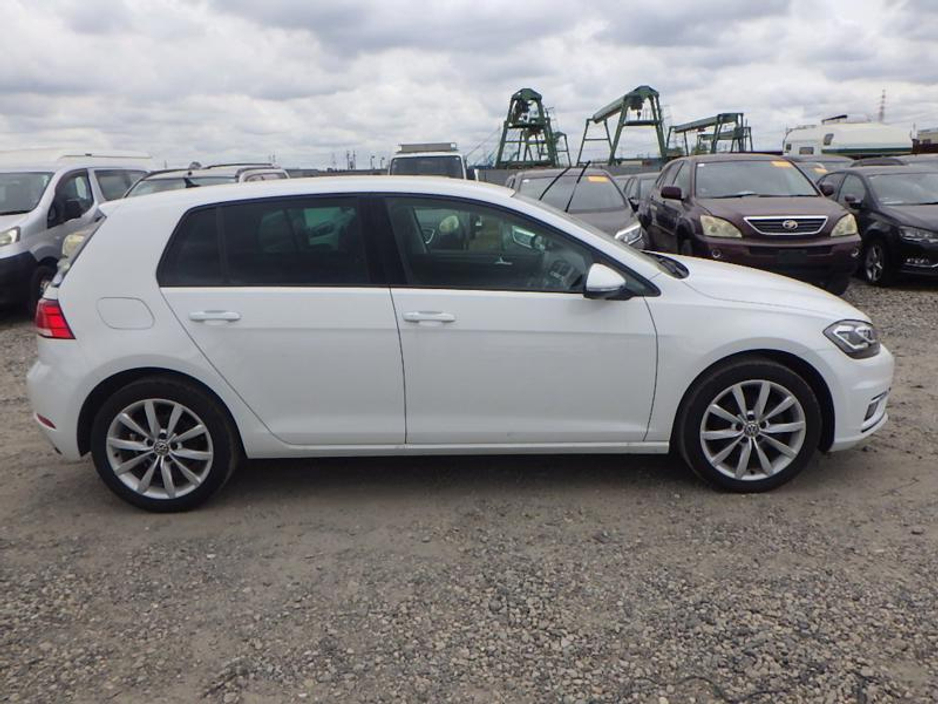 2018 Volkswagen Golf 182 TSI ComfortLine Tech-Edition €17,750