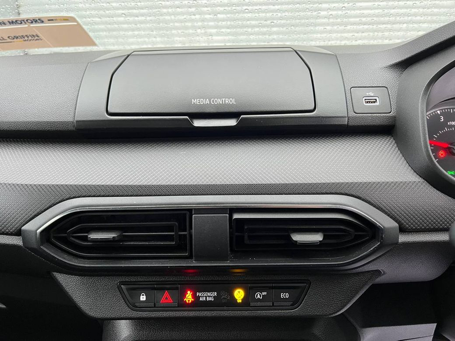 2023 Dacia Sandero ESSENTIAL 1.0 TCE // CRUISE CONTROL // AIR CONDITIONING // 2 KEYS €12,900