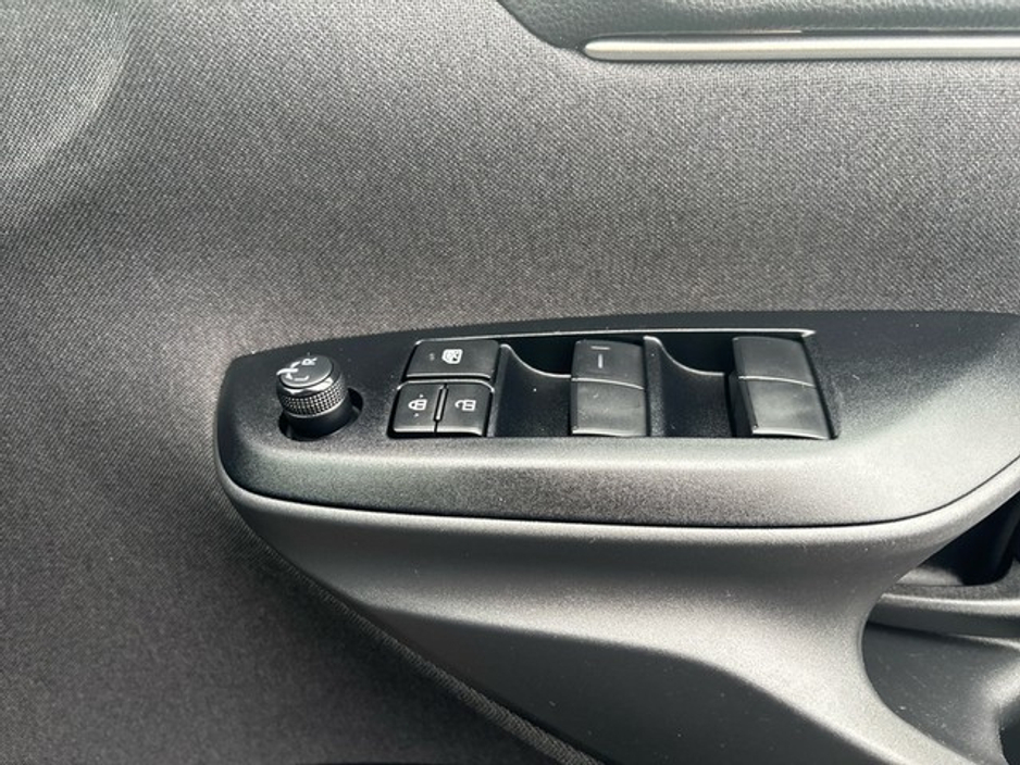 2024 Toyota Yaris Cross LUNA HYBRID 4DR AUTO €28,750