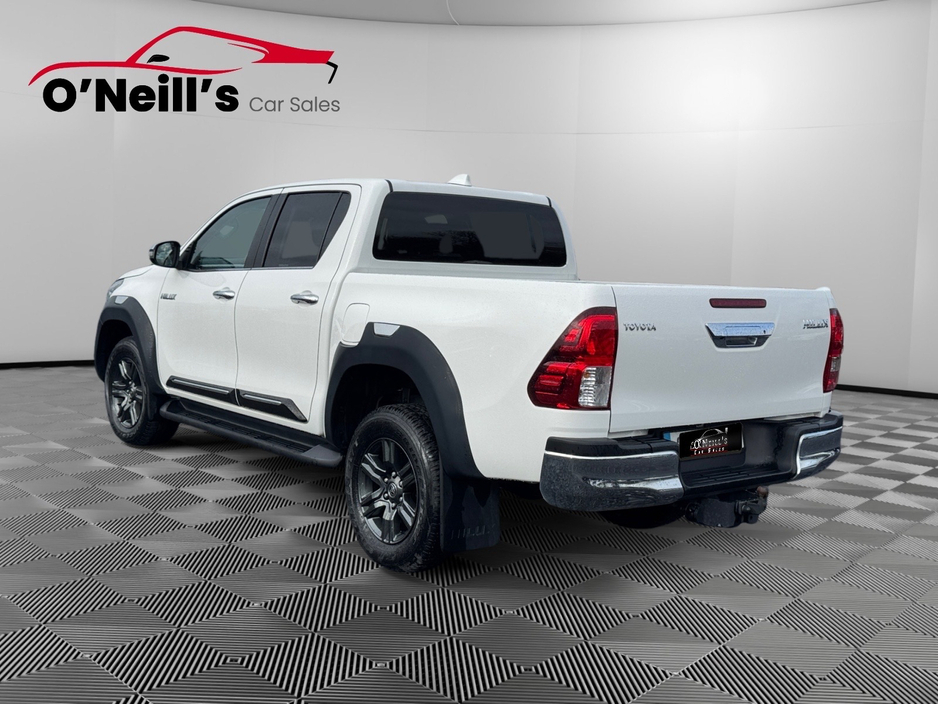 2023 Toyota Hilux *NO VAT* 2.8 SR5 DOUBLE CAB 4DR #300 €45,999