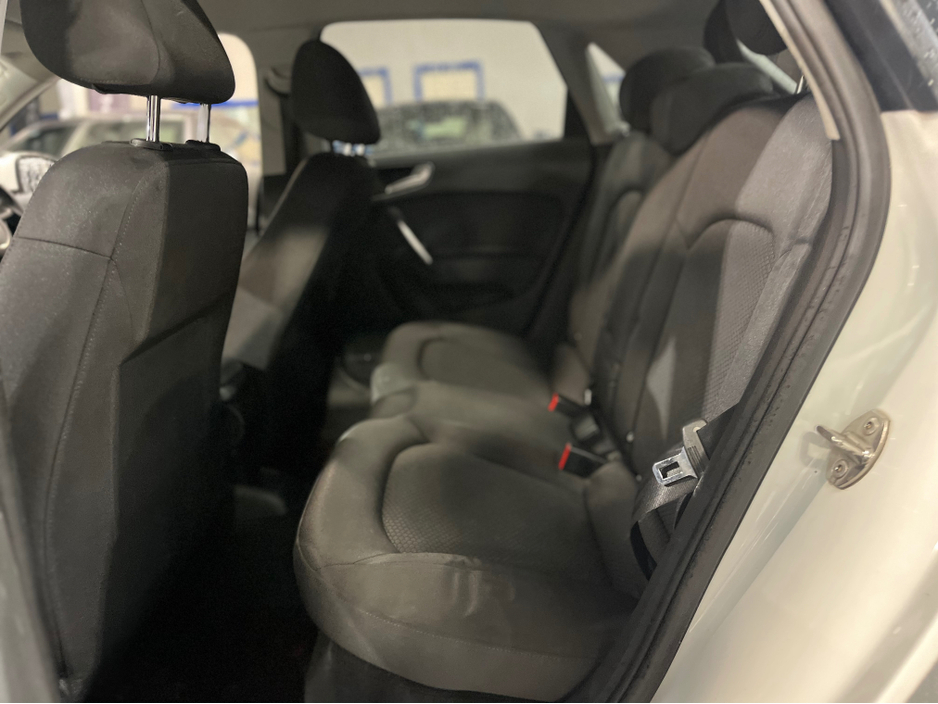 2015 Audi A1 DBA-8XCHZ 3DR €12,950