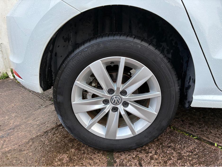 2017 Volkswagen Polo 1.2i TSI Petrol Active Automatic €14,750