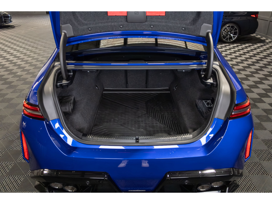 2025 BMW M5  €132,950