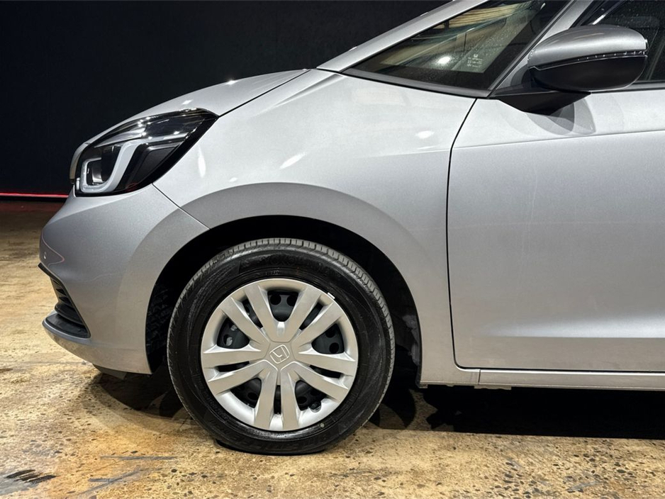 2024 Honda Fit VERY LOW MILEAGE - E-HEV - REVERSE CAMERA - PARKING SENSORS - ANDROID AUTO / APPLE CARPLAY €22,950