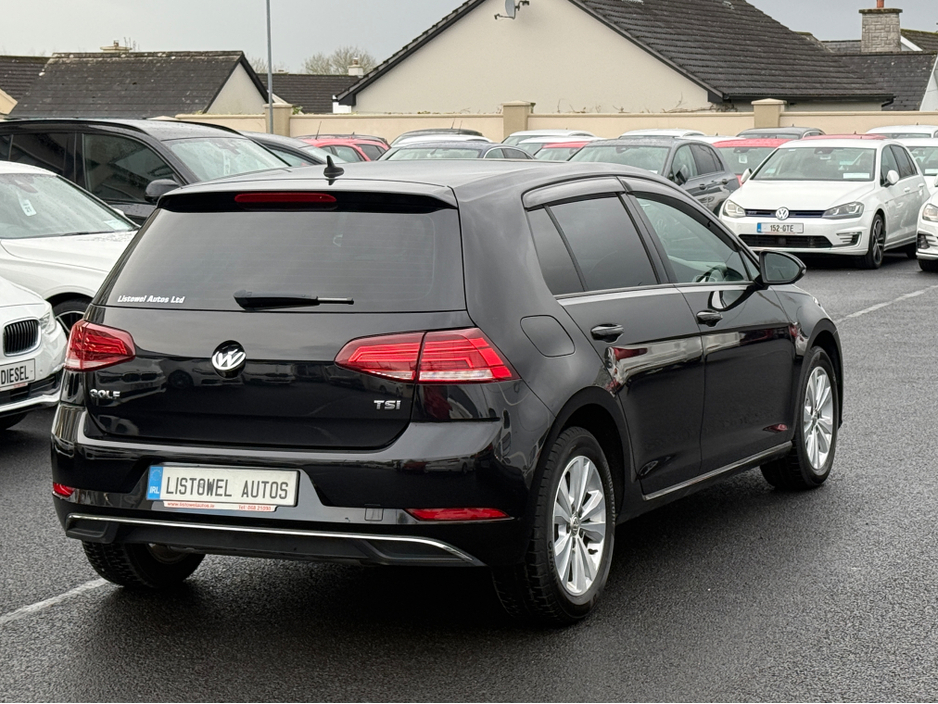 2017 Volkswagen Golf COMFORTLINE 1.2 AUTOMATIC * REAR VIEW CAMERA, AUTO LIGHTS, ADAPTIVE CRUISE CONTROL, POWERED FOLDING HEATED MIRRORS, LUMBAR SUPPORT, 2 KEYS, TOUCH SCREEN RADIO, MULTIFUNCTION STEERING WHEEL* €17,950