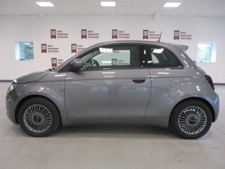 2025 Fiat 500e  €26,145