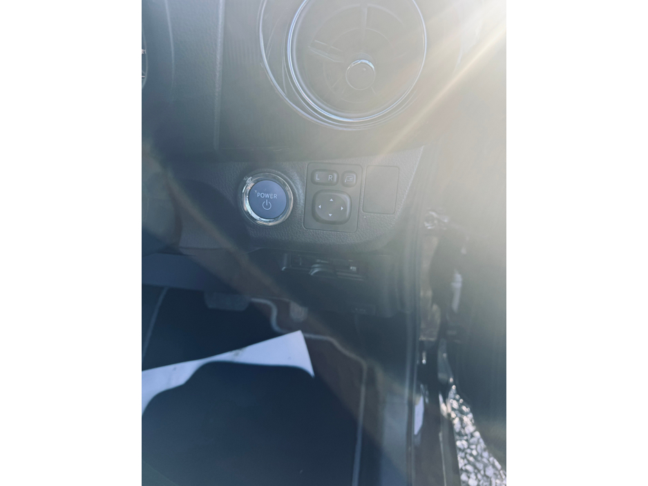 2017 Toyota Vitz  €12,250