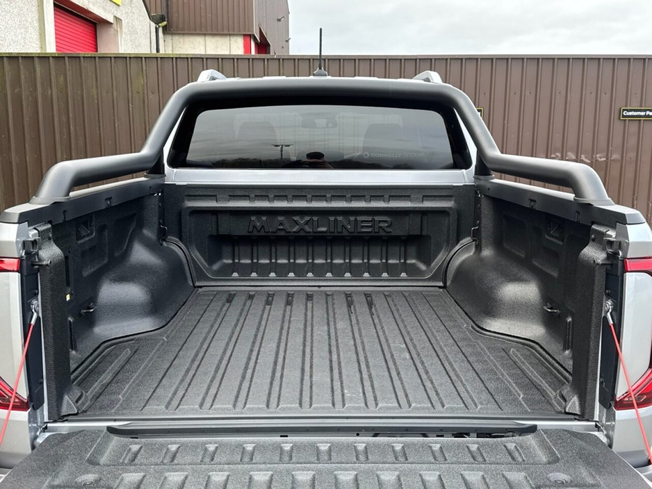 2025 Volkswagen Amarok 3.0 TDI V6 PanAmericana Pickup Double Cab 4dr Diesel Auto 4Motion Euro 6 (s/s) (240 ps) ONLY 100 MILES! + HARMAN KARDON SOUND SYSTEM + 360 CAM €77,900