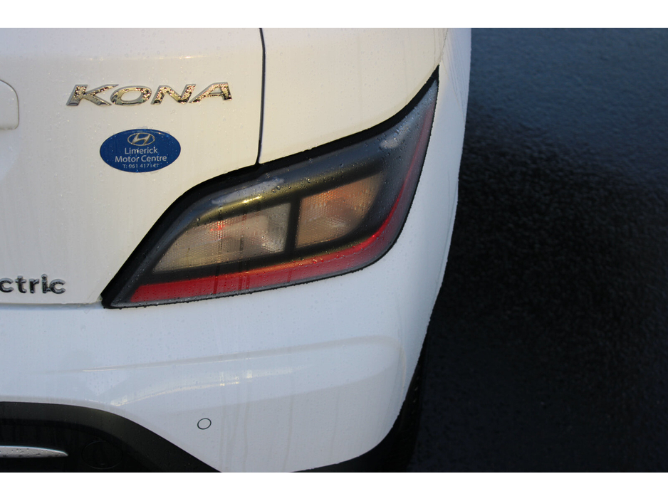 2023 Hyundai Kona Kona EV Executive 39 kWh €20,950