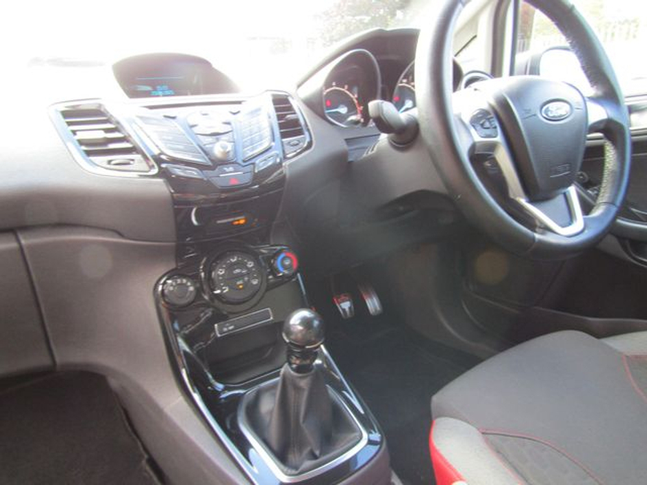2016 Ford Fiesta Zetec-s 1.0 125PS S/s5spd 3DR €10,950