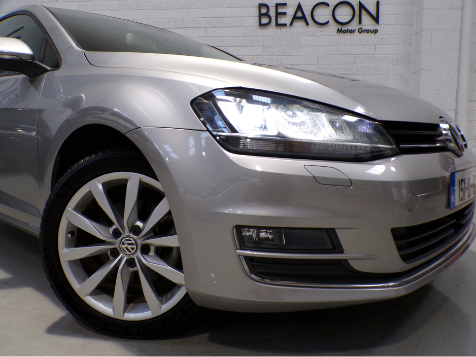 2015 Volkswagen Golf *ONLY 45,000*AUTO*VW GOLF 1.4 TSI HIGH-LINE*COLOUR CAMERA WITH ADAPTIVE CRUISE*UP-GRADED VW ALLOYS*XL MEDIA*HIGH-LINE BODY STYLING*FLAT-BOTTOM SPORT STEERING WHEEL WITH PADDLE SHIFT*RADAR ASSIST**ANTI €14,900